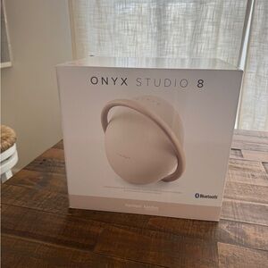 NEW IN BOX Harman Kardon Onyx Studio 8 Portable Bluetooth Speaker